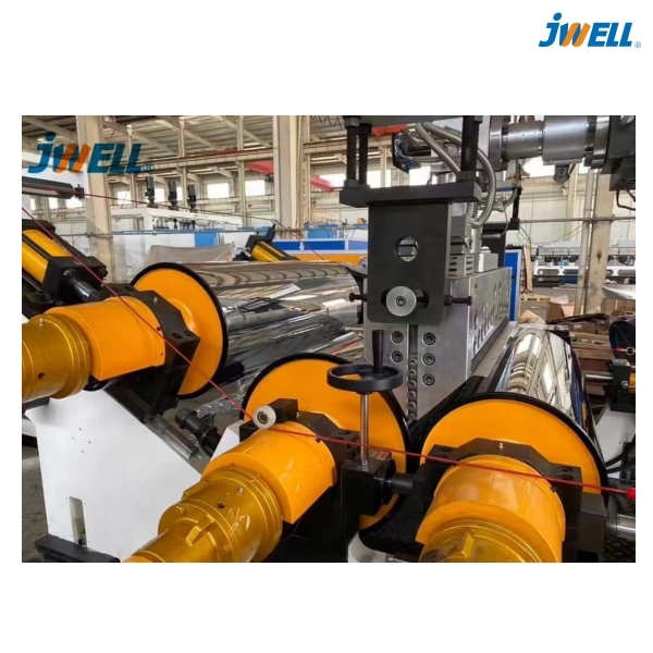 Utilización del dispositivo de extrusión de láminas de PMMA